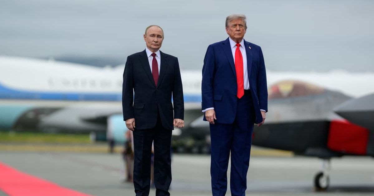 A framed photo from Donald Trump and Vladimir Putin's August 2025 Alaska summit now hangs inside the renovated Palm Room of the White House (Getty Images)