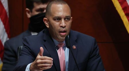 Jeffries demands ICE warrant reforms as DHS funding deal stalls amid backlash