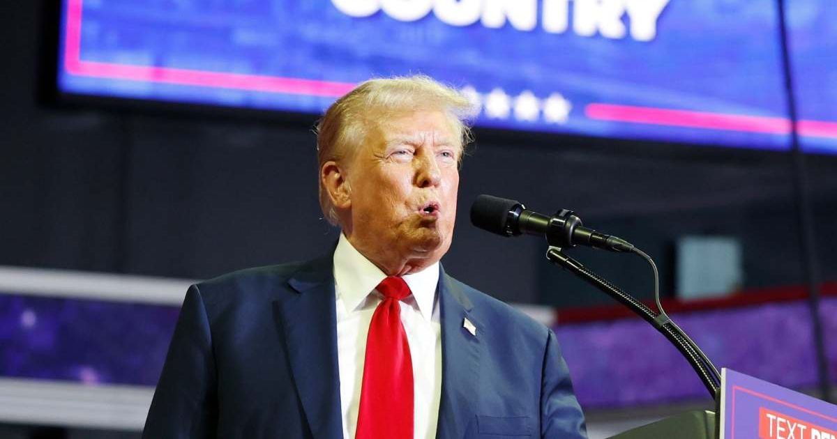 Donald Trump told Tom Llamas at the White House on February 4 how he’d react to losing Congress, elections, and Minnesota protests (Anna Moneymaker/Getty Images)