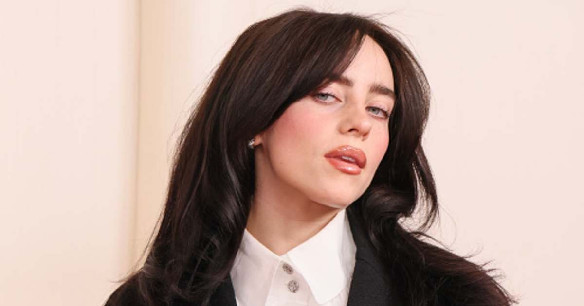 Viral social media post claims Billie Eilish donated a million dollars to ICE (Rodin Eckenroth/Getty Images)