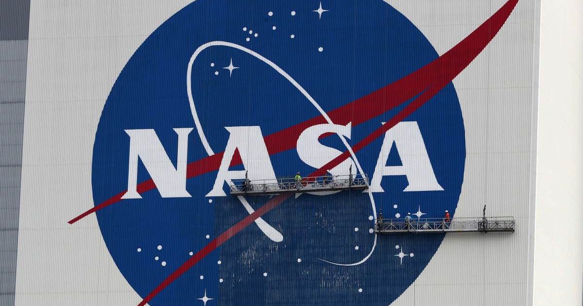 Social media posts claimed NASA will allow astronauts to carry smartphones to space to capture moments(Joe Raedle/Getty Images)