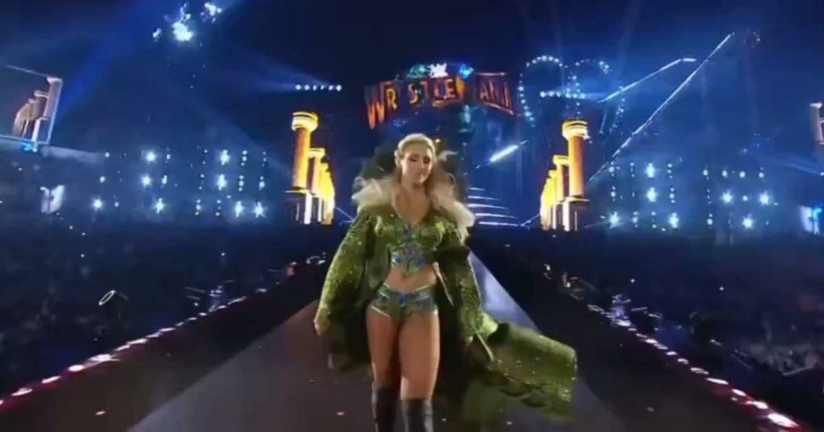 A video claiming to show Erika Kirk making a splashy appearance at the TPUSA halftime show goes viral (@TheMaineWonk/X)