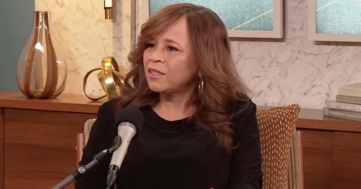 Rosie Perez said she warned Kamala Harris’ campaign of a 2024 loss after hearing voter concerns across parties, but said her advice was dismissed (@msnow/YouTube)