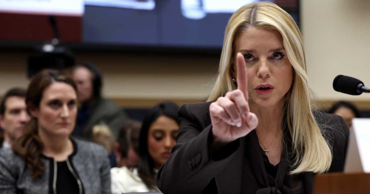 Lisa Rubin said Pam Bondi pivoted on Zoe Lofgren’s Epstein questions, appearing armed with 'opposition research' on Democrats (Getty Images) 