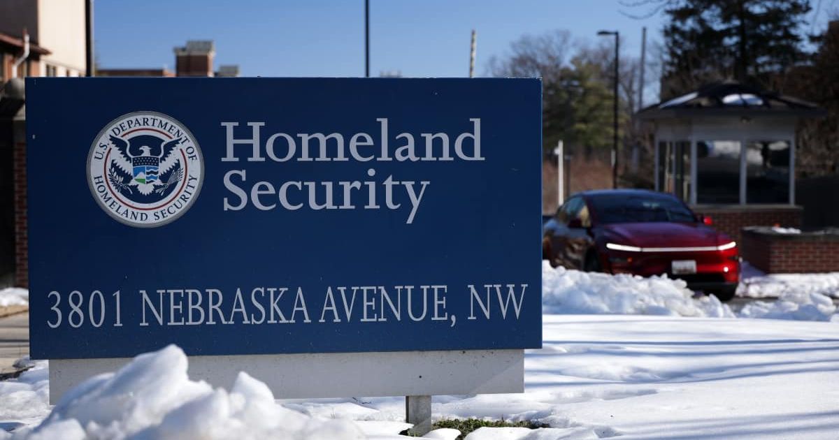 Republican and Democratic lawmakers said that the Department of Homeland Security had failed to respond to repeated requests for information, complicating oversight efforts (Alex Wong/ Getty Images)