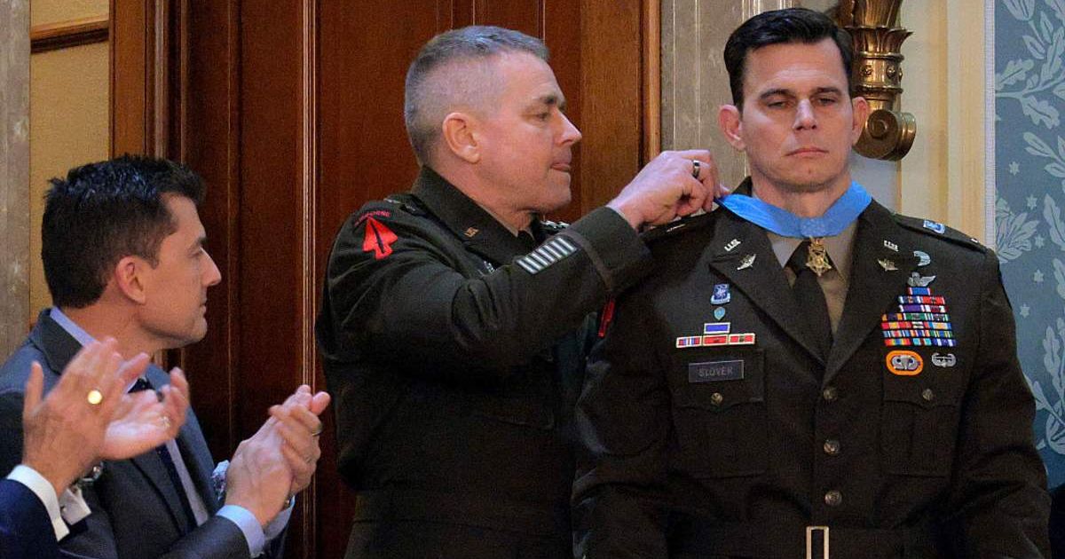 Trump presents Medal of Honor to Eric Slover for role in Nicolas Maduro capture at SOTU