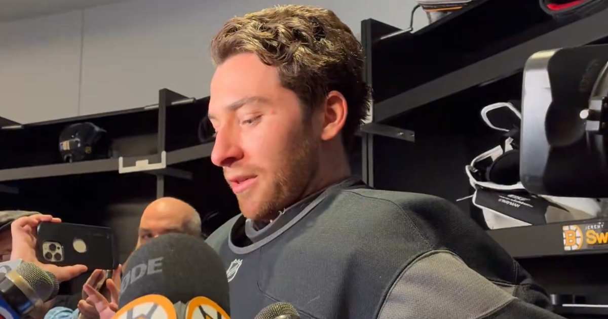 President Donald Trump’s joke about inviting the women’s team drew laughter from the men’s squad, which Jeremy Swayman later said they regretted (@EvanMarinofsky/X)