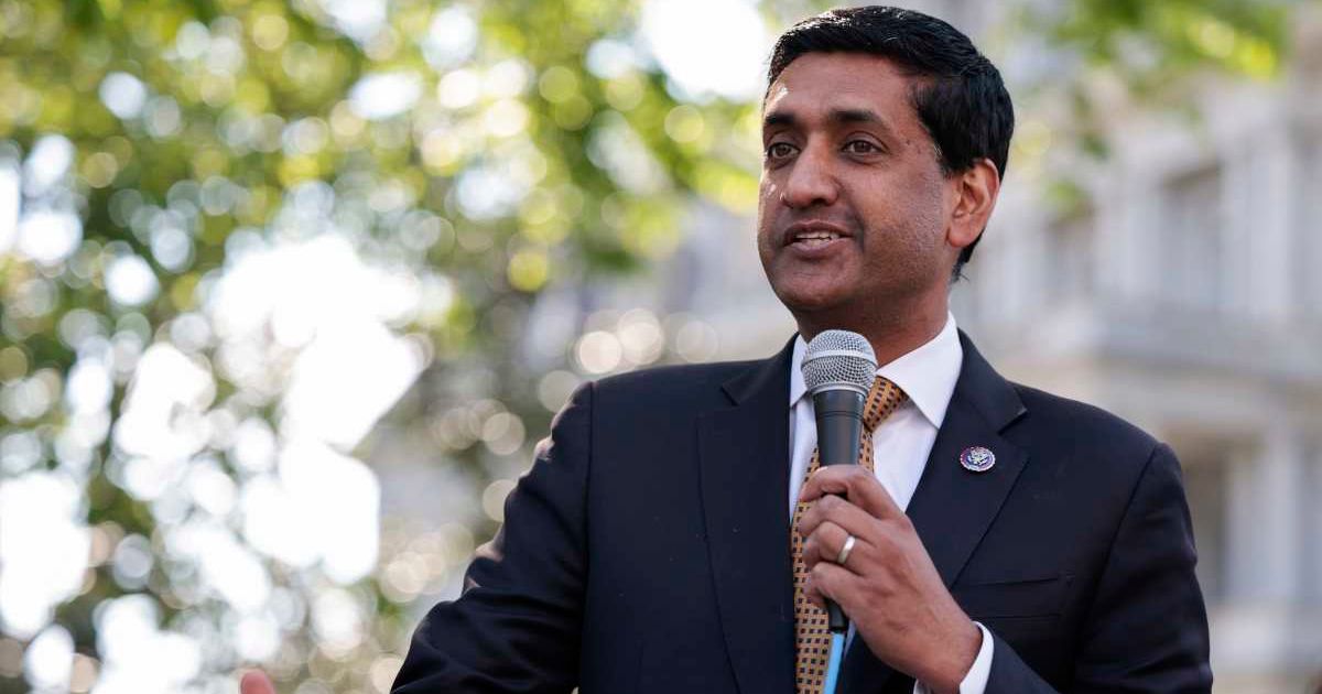Representative Ro Khanna argued that former President Bill Clinton's congressional testimony set a standard compelling other presidents and their families to comply with subpoenas (Getty Images)