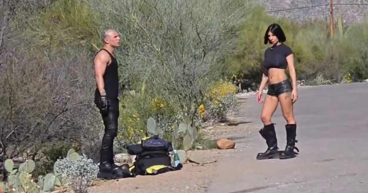 Over the weekend, streamers clashed outside Nancy Guthrie's home in Tucson, Arizona (@DerrickSalas9/X)