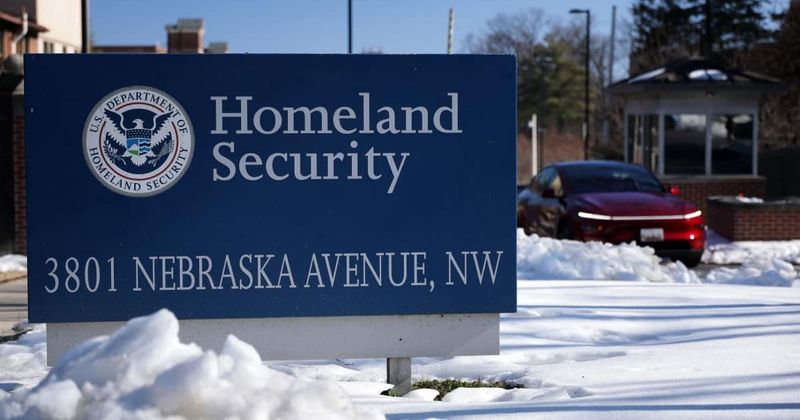 Senate Democrats vote down DHS funding bill despite GOP push to restore operations