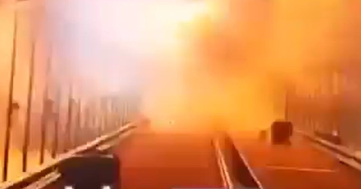 A viral clip claimed to show an Iranian missile hitting the bridge that links Bahrain and Saudi Arabia (Didpress_agency/X)