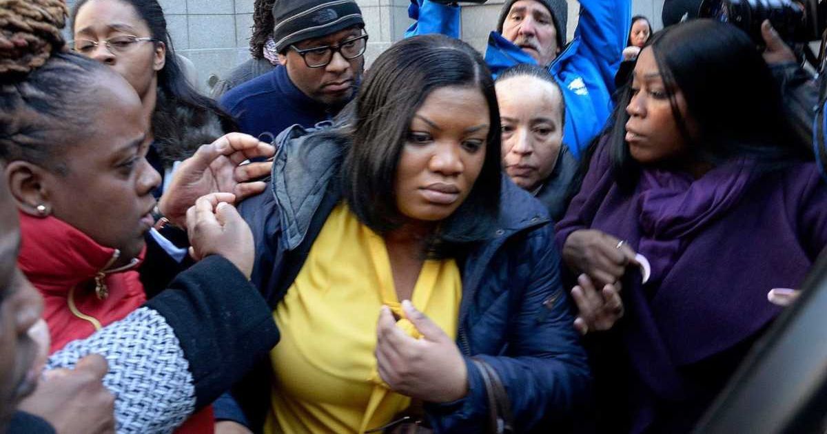 Department of Justice records show correctional officer Tova Noel searched Jeffrey Epstein online less than an hour before he was found unresponsive in jail (X/@Heatherc_77)