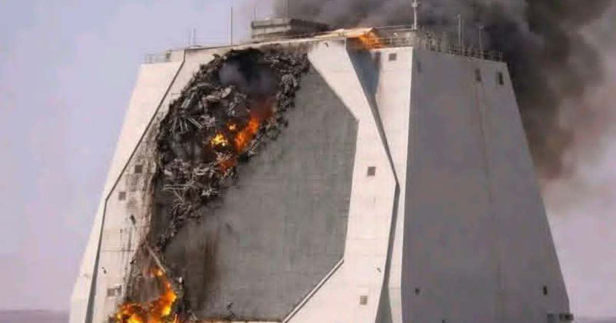 A viral image claimed to show the image of US radar destroyed by Iran in Qatar (AKUAC WOL/Facebook)