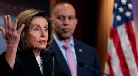 Democrats raise $2M at LA event headlined by Jeffries, Pelosi: ‘Momentum is on our side’