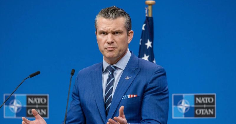 Fact Check: Did Pentagon ban press photographers over 'unflattering' pictures of Pete Hegesth?