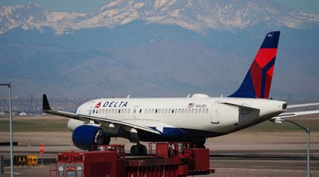 Delta suspends specialty services for members of Congress as TSA officials remain unpaid