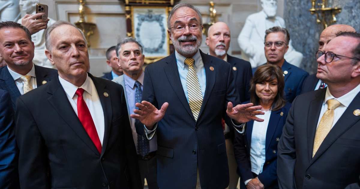 House Freedom Caucus members, Andy Biggs, R-Ariz (left), and Andy Harris (right), oppose a deal funding the DHS that excludes immigration operations at the Capitol in Washington on Friday, March 27, 2026 (AP Photo/J. Scott Applewhite)