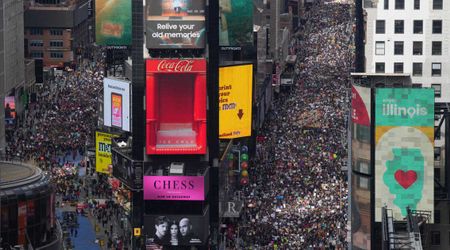 'No kings, no thrones, no crowns': Dems torch executive overreach in nationwide battle for democracy