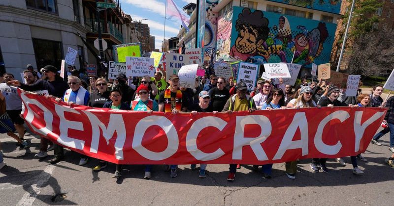 ‘No Kings’ protester shakes MAGA supporter’s hand in ‘cool moment,’ MS Now reporter says