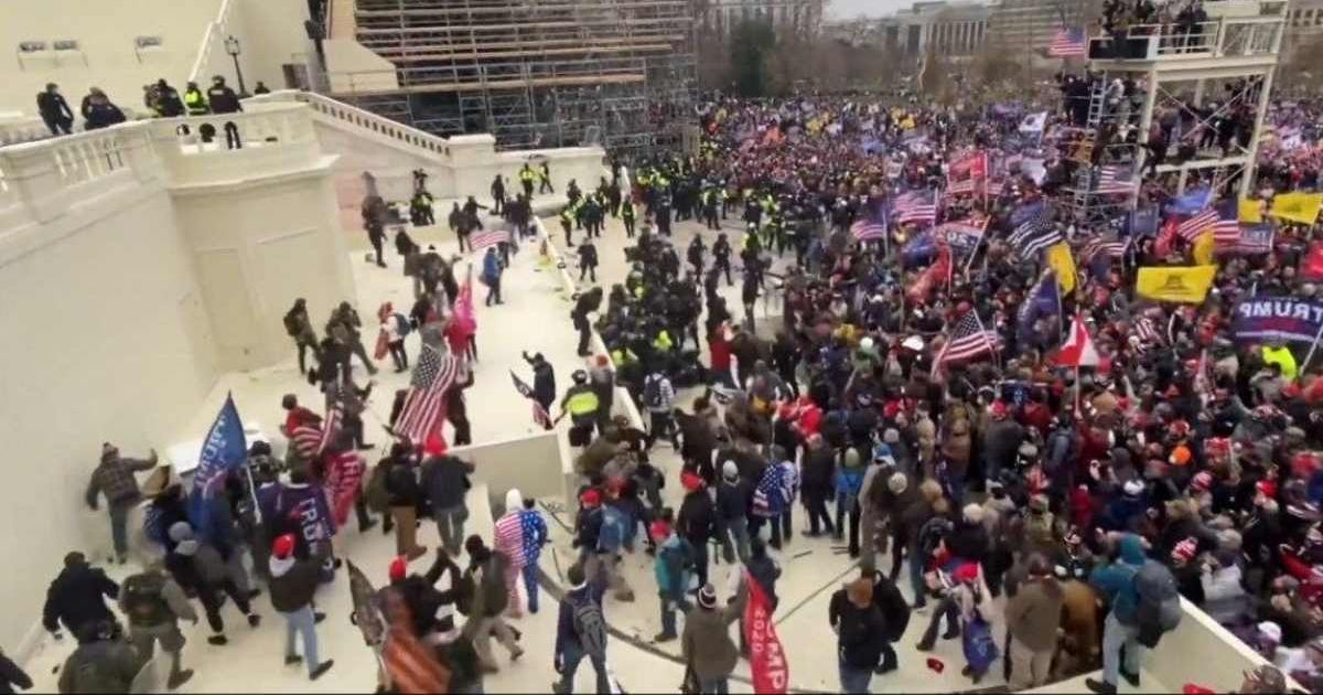 A viral video claims to shows anti-war protesters approaching the White House against Trump's war in Iran (News.Yahoo.com)