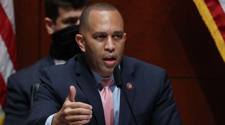 Jeffries blasts 'reckless' $200B Iran budget as healthcare axed: 'Americans will furiously react'