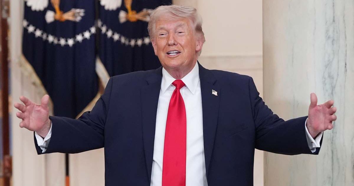 President Donald Trump commended Republican leaders for advancing a DHS funding plan while criticizing Democrats' immigration stance (Alex Brandon-Pool/Getty Images)