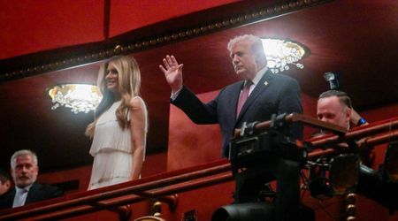 Gay journo detained for booing, giving thumbs-down to Trump during ‘Chicago’ show at Kennedy Center