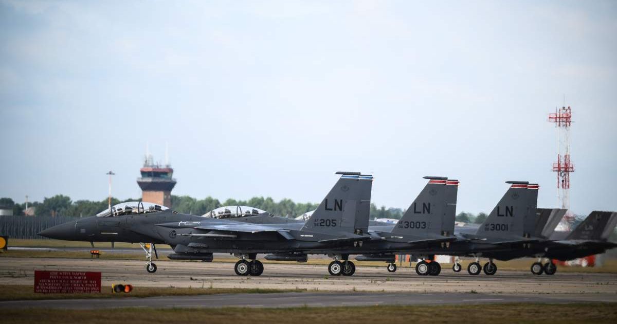 Social media rumor claims that the US destroyed its own planes in Iran during the rescue mission (Simon Galloway/Getty Images)