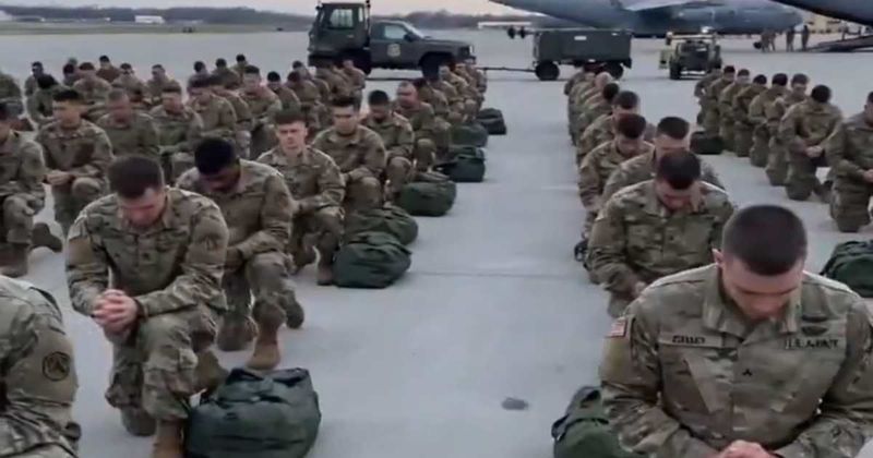 Fact Check: Is the video of US Army soldiers praying on a tarmac with C-17 planes real?