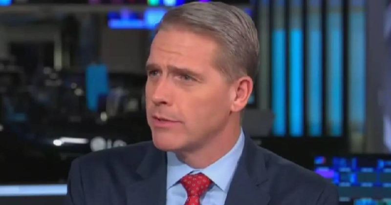 Jennings slams CNN for lending credibility to Alex Jones and Tucker Carlson's criticism of Trump