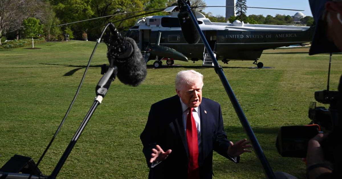 Viral social media post claims Donald Trump made a social post saying that only he could have opened the Strait of Hormuz (Matt McClain/Getty Images)
