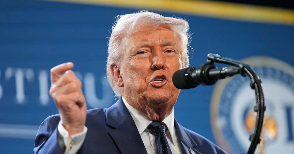 Trump tells Italy’s Corriere della Sera the pope 'shouldn’t be talking about war' and lacks understanding of the situation, in a Tuesday interview (AP Photo/Mark Schiefelbein)