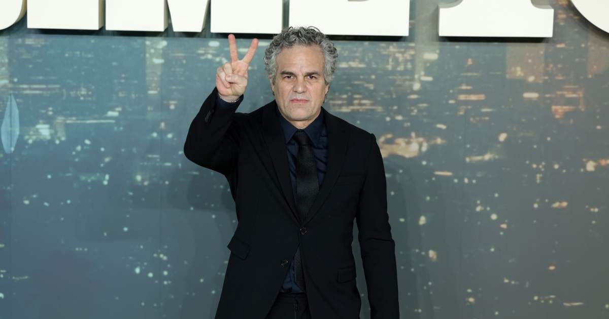 Mark Ruffalo has strongly criticized the current state of US leadership, warning that the country is facing what he described as an 'oligarchy' controlling both Congress and the presidency (Simon Ackerman/Getty Images)