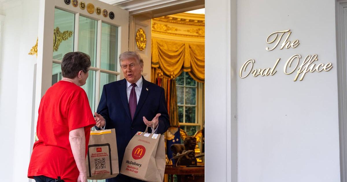 Trump calls Oval Office DoorDash stunt ‘tacky’ as McDonald’s delivery sparks backlash (AP Photo/Alex Brandon)