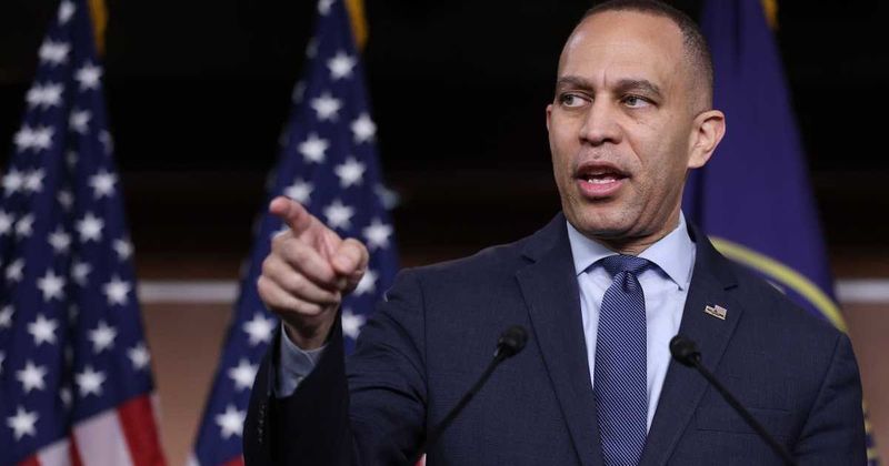 Jeffries struggles to answer after child reporter asks about Democrats being seen ‘so poorly’