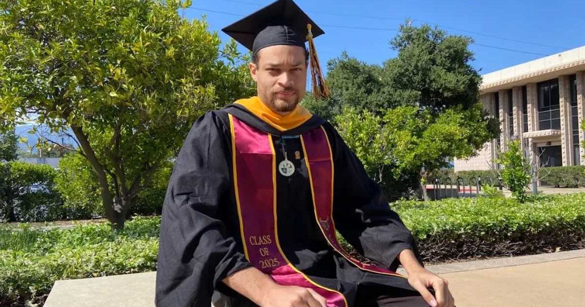 White House Correspondents' Dinner suspect Cole Allen allegedly shared an anti-Donald Trump manifesto, and family members reportedly warned police before the incident (Cole Allen/ Linkedin)