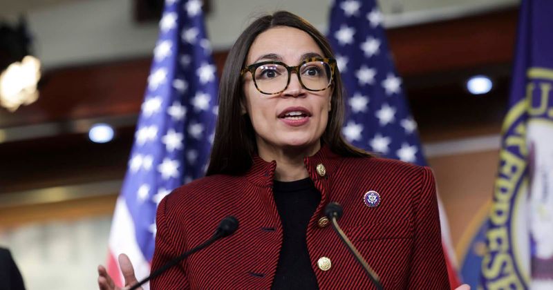 AOC calls Trump ballroom ‘ornate castle’, opposes funding as his plan predates WHCD shooting