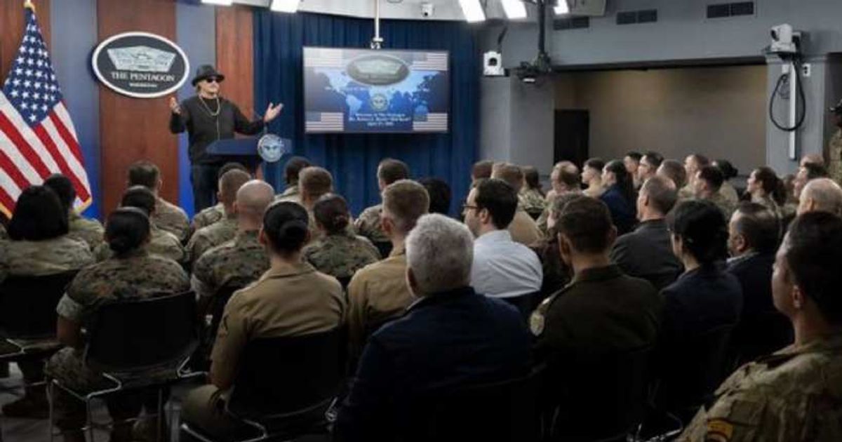An image purportedly showing Kid Rock at the Pentagon is circulating online (@SpencerHakimian/X)