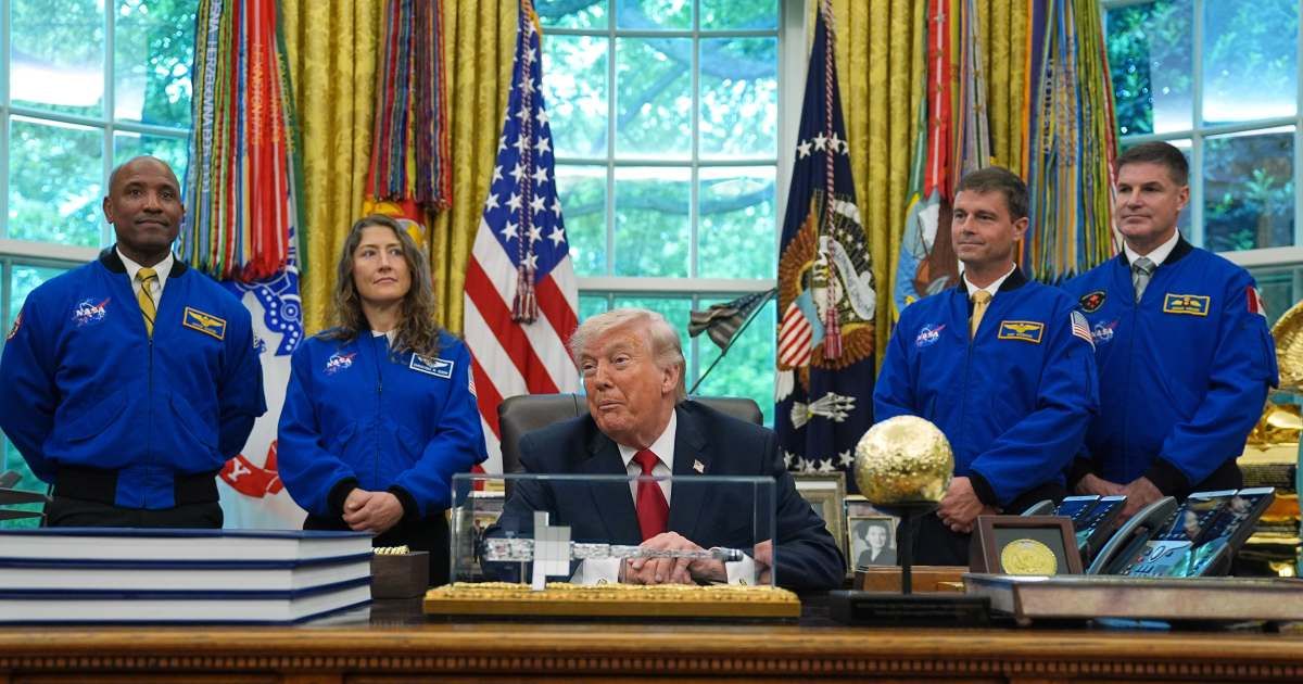 President Donald Trump meets with NASA's Artemis II astronauts from left, Victor Glover, Christina Koch, Reid Wiseman, and Jeremy Hansen in the Oval Office of the White House, Wednesday, April 29, 2026, in Washington (AP Photo/Matt Rourke)