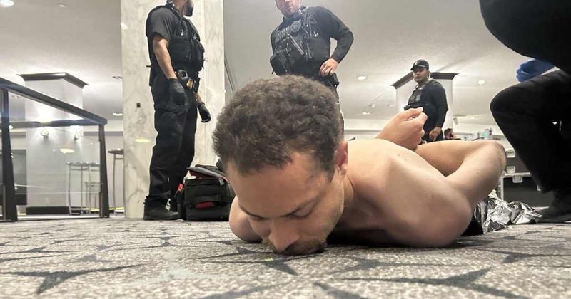 Suspect in Trump's WHCA dinner shooting stays jailed after his own lawyers drop release bid