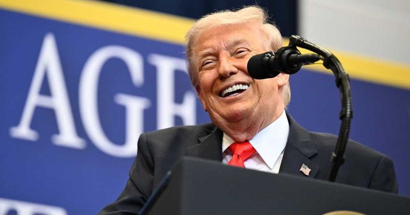 Fact Check: Did Trump repost photo portraying himself as Jesus on cross?