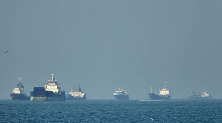 Hormuz ceasefire on brink as US, Iran exchange fire for second day