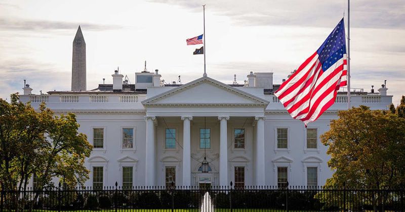 Fact Check: Did the White House chief butler issue a memo accusing staff of cutlery theft?