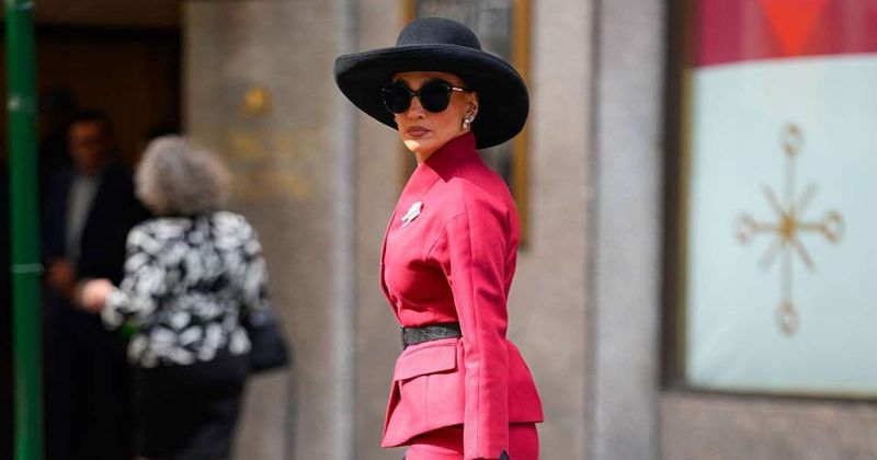 Jennifer Lopez mocked after viral video shows her clearing crowd before 'staged' pap walk