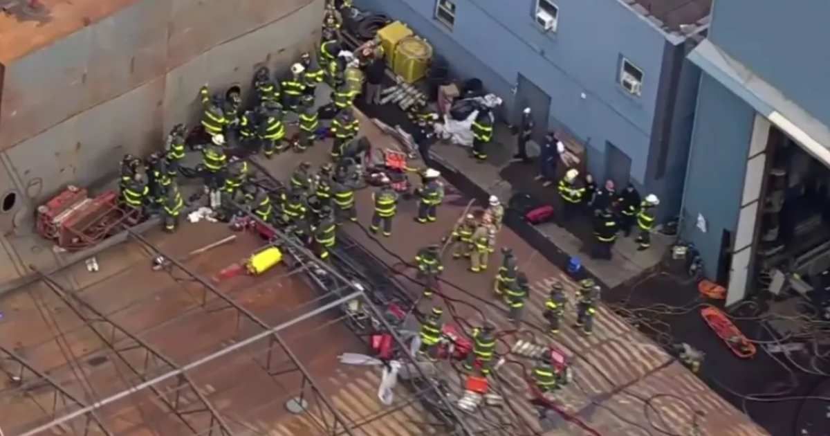 Thirty-six people, mostly members of the NYC Fire Department, were severely injured in a ‘major’ explosion and fire at a Staten Island shipyard (Screenshot/FoxNews)