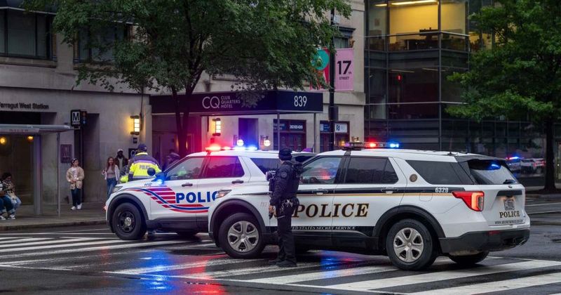 ‘Like nothing happened’: Tourists flock to White House day after deadly shooting 