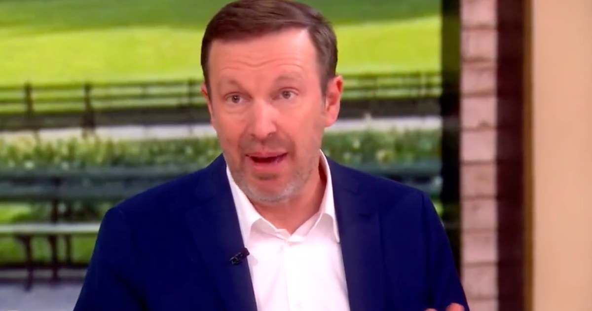 Chris Murphy questioned Donald Trump’s Iran war, arguing the conflict may have been unnecessary if the goal was reopening Hormuz (@TheView/X)
