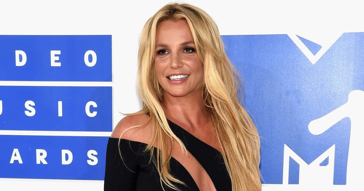 Britney Spears turned to Kim Kardashian's go-to hairstylist, Chris Appleton, for her hair transformation (Getty Images)