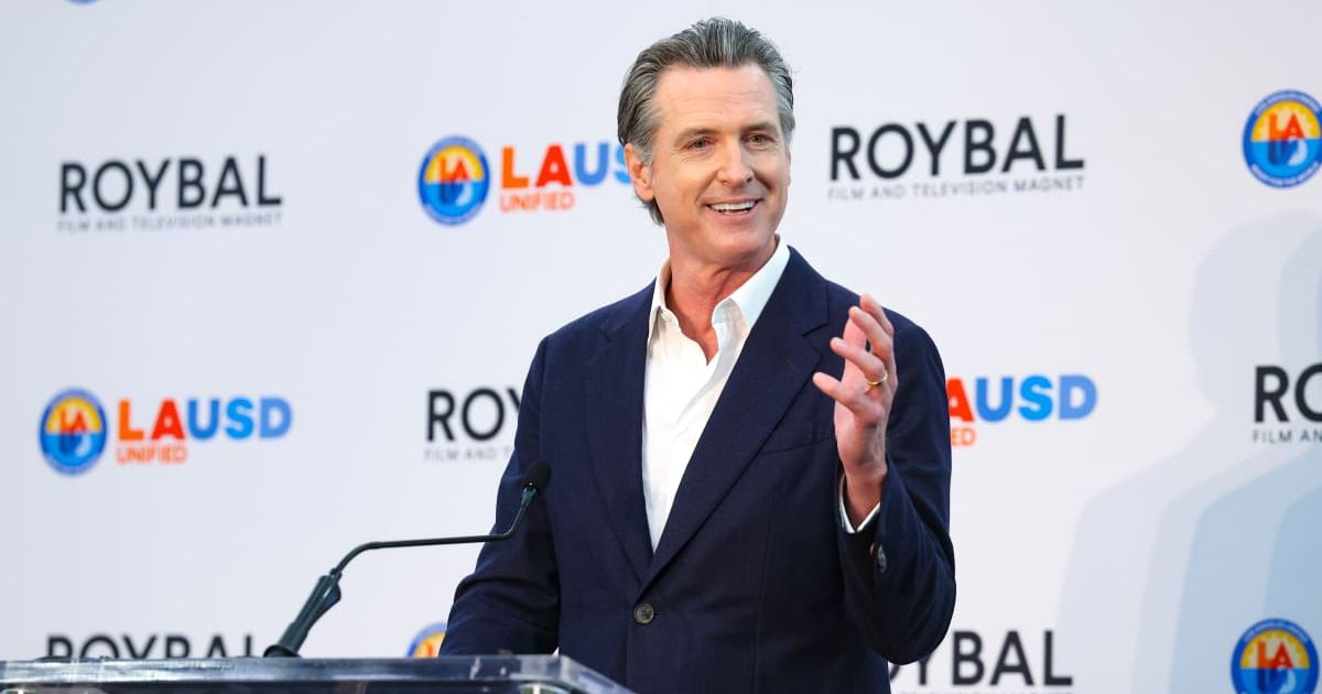 A viral rumor claimed California Governor Gavin Newsom vowed to block federal investigations into him, triggering criticism and speculation online (Getty Images)