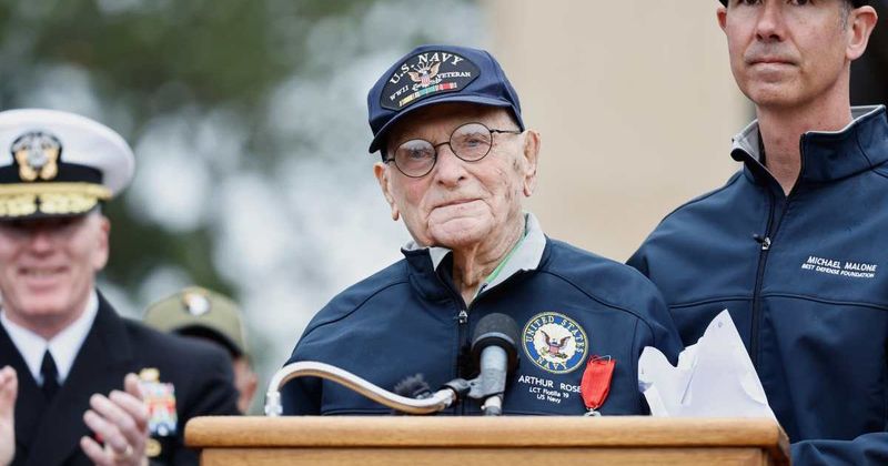 World War II hero, 107, relives D-Day as he reads letter written days before Normandy invasion